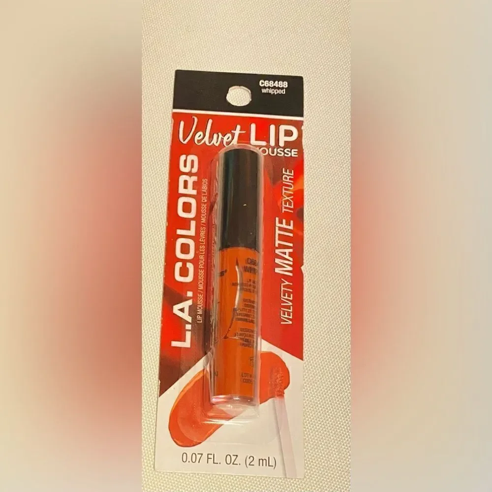 🎉L.A.Colors Pack Of 2 Velvet Lip 👄 Mousse C68488 Shipped (2 ML) 💥